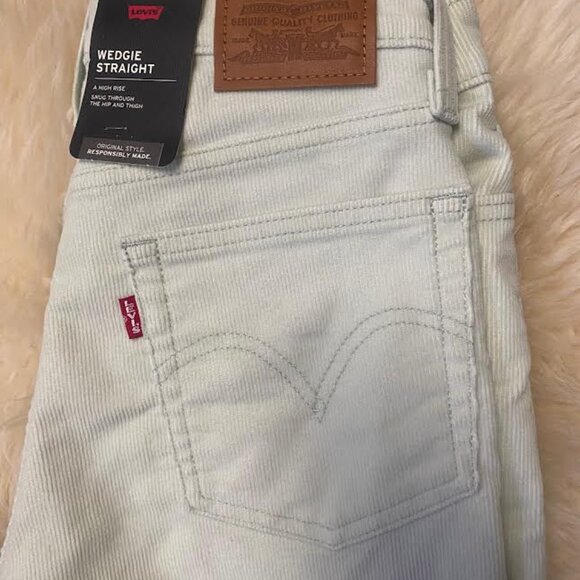 NWT $98 LEVI'S Women 26x28 WEDGIE STRAIGHT FIT CORDUROY Cropped PANTS Jeans MINT - Picture 6 of 10